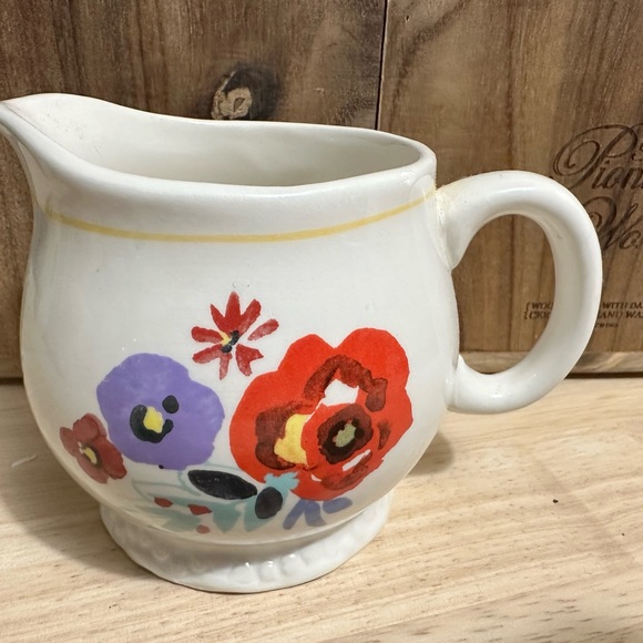 Pioneer woman cream and sugar containers - Picture 2 of 4